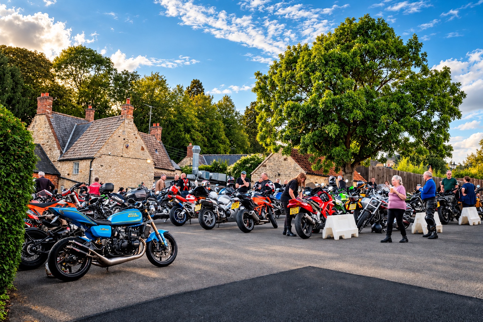 Classic motorcycle gathering at Hare & Hounds